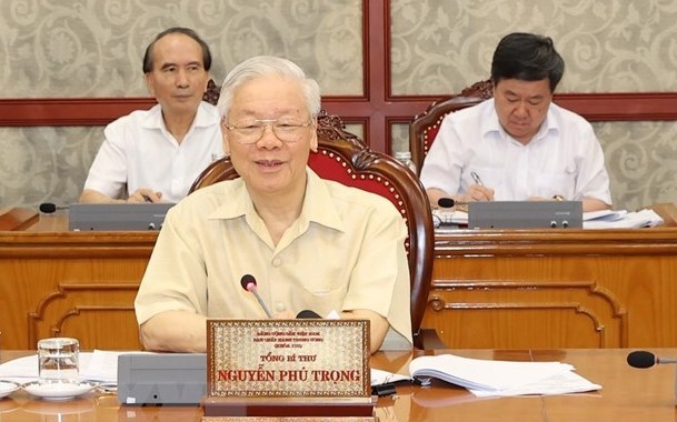Tổng bí thư Nguyễn Phú Trọng phát biểu tại cuộc họp của Bộ Chính trị chiều 25/6. Ảnh: TTX